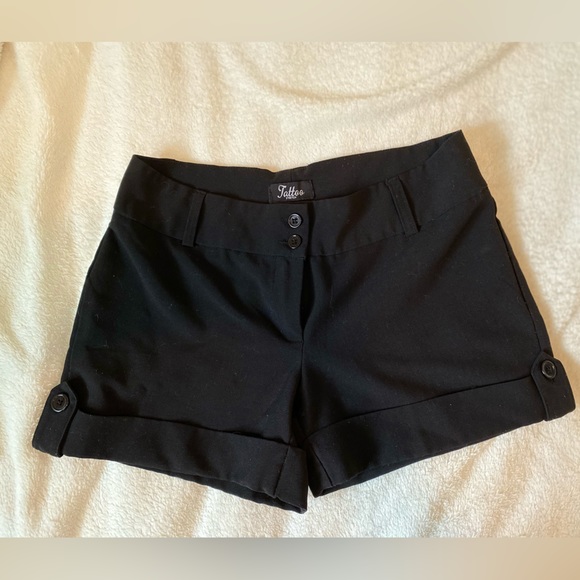 Tattoo Stretch Women’s Black Casual Shorts Cuffed with Buttons size 5 - Picture 1 of 4